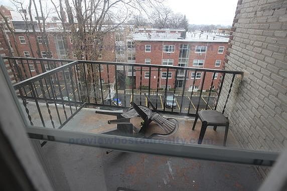 2nd image of 321 Summit Ave #L11