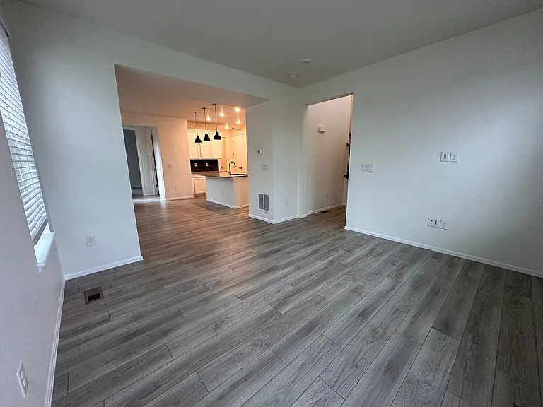 17612 Cherokee St — Photo 4