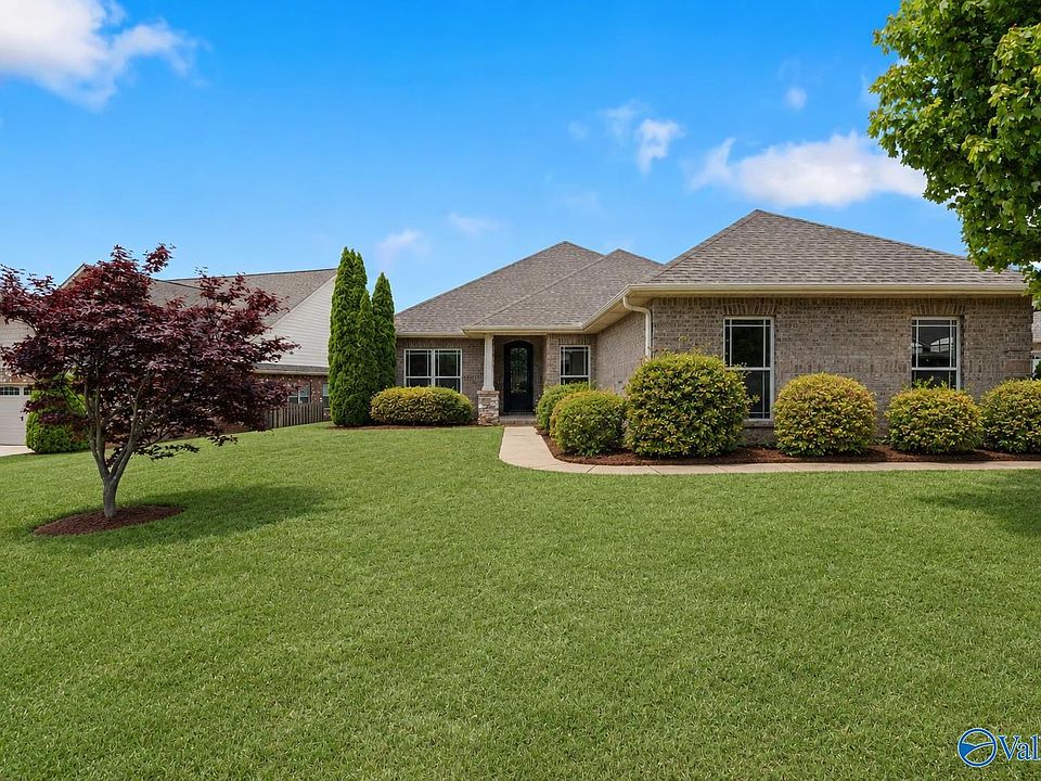 1st image of 22 Cypress Grove Ln