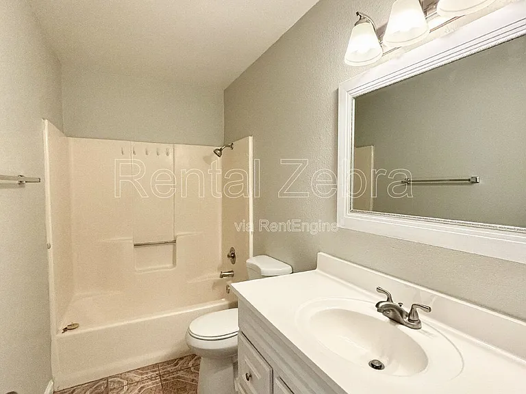920 Vermont Ave — Photo 7
