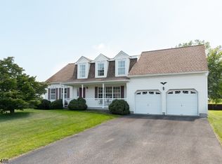 16 Olde Frg, Oxford, NJ 07863