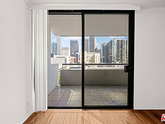 3rd image of 600 W 9th St APT 1113