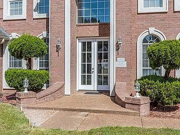 2nd image of 4400 Chalice Dr