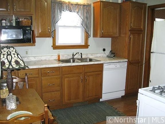 5th image of 232 Butler Ave E