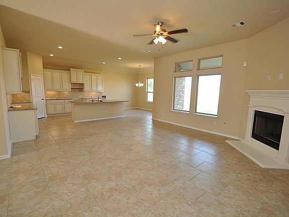 3rd image of 1413 Raven Springs Ln