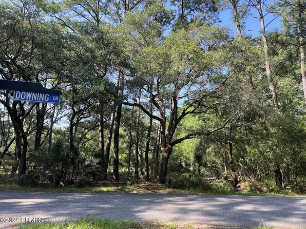 47 Downing Dr, Beaufort, SC 29907