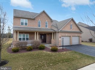1735 Woodledge Dr, State College, PA 16803