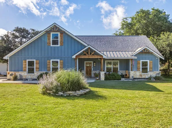 124 Creekwood, Bandera, TX 78003