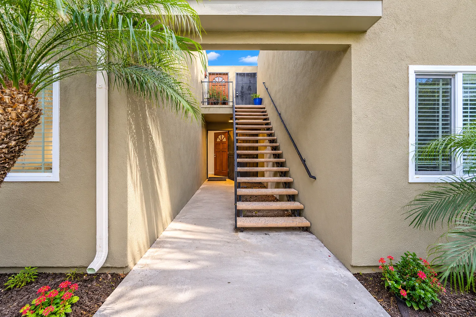 2 bed, 945 sqft, $2,650 — Photo 3