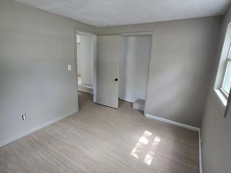716 Dakota Ave — Photo 1