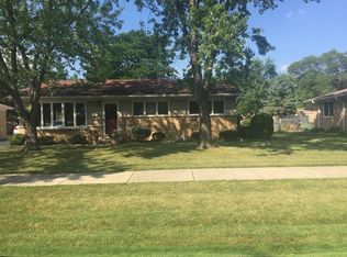 308 Crestwood Dr, Roselle, IL 60172