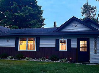 33070 W Birch Shores Dr, Trout Lake, MI 49793