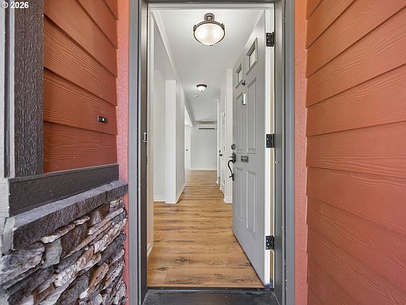 5th image of 228 SE Condor Dr