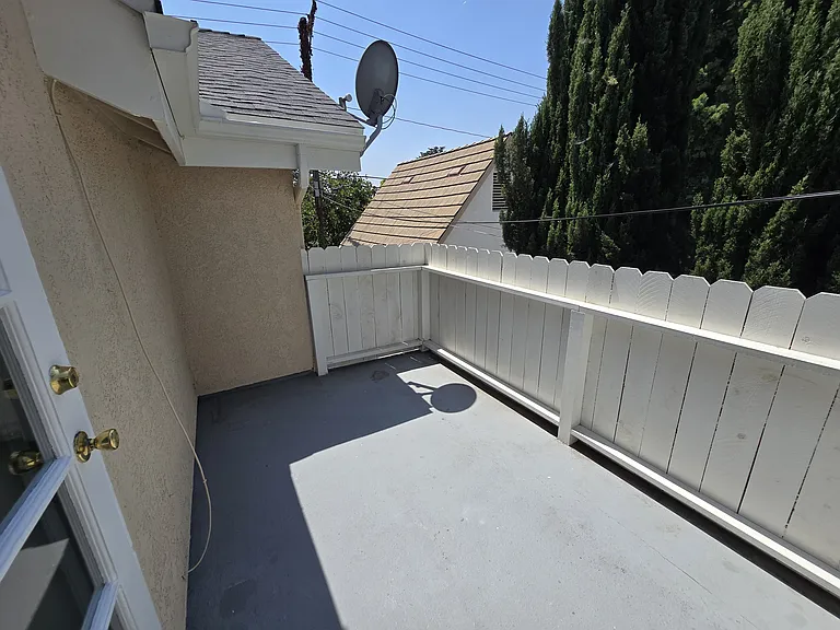 1964 E Villa St — Photo 17