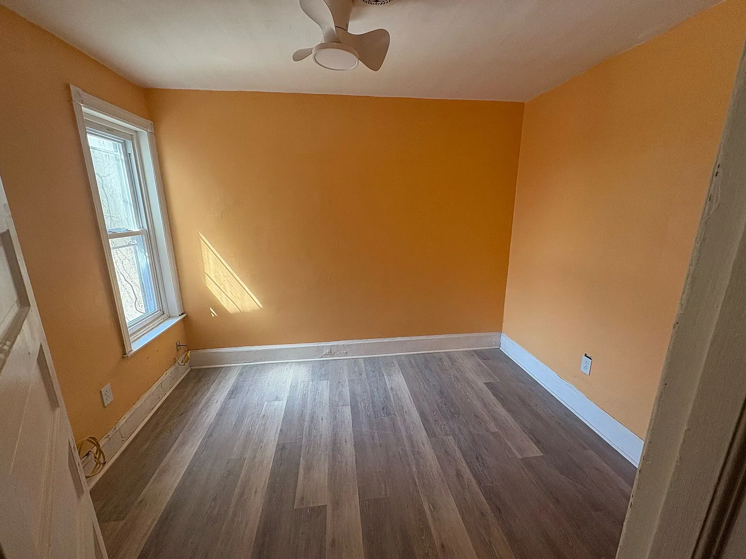 3 bed, 942 sqft, $1,400 — Photo 4
