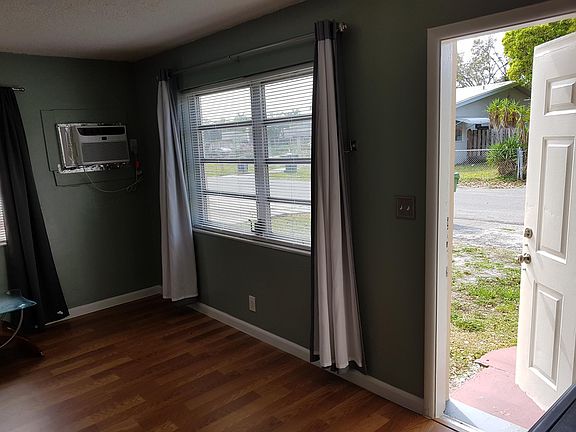 5th image of 129 SE 2nd Ter #968769