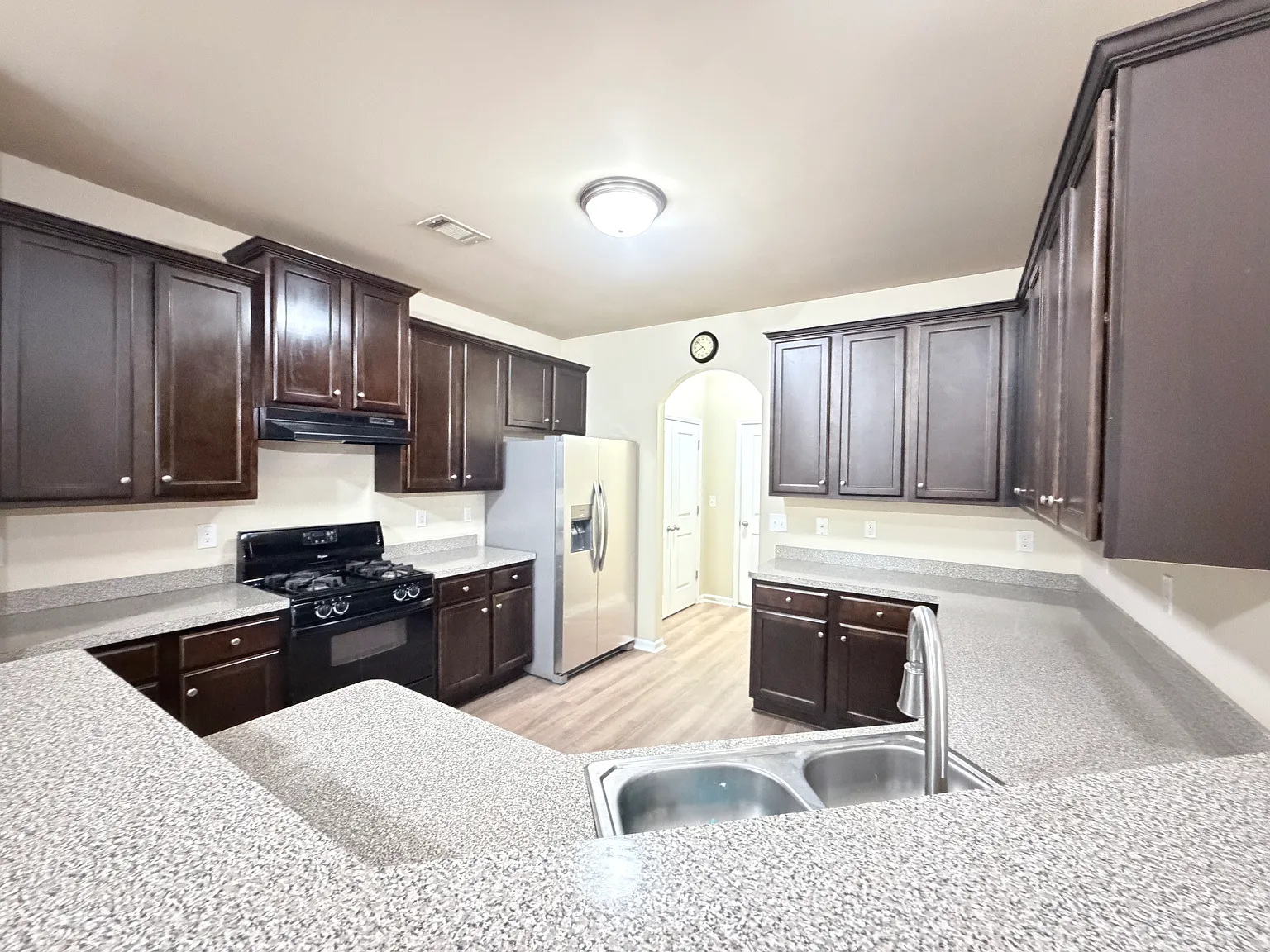 3 bed, 2.5 bath, 2100 sqft, $2,349 — Photo 3