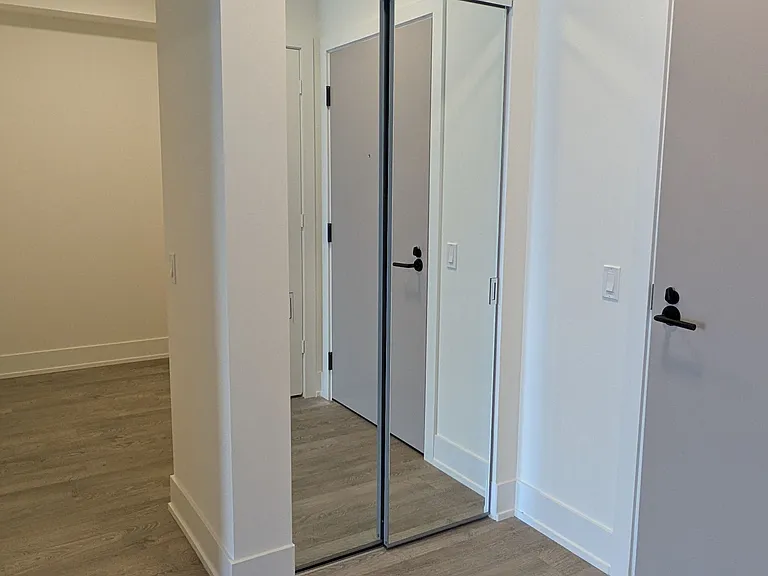 858 Dupont St #816 — Photo 20