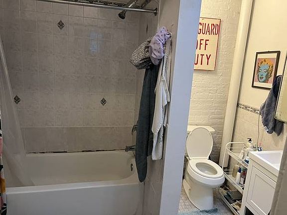 2nd image of 93 2nd Ave APT 4