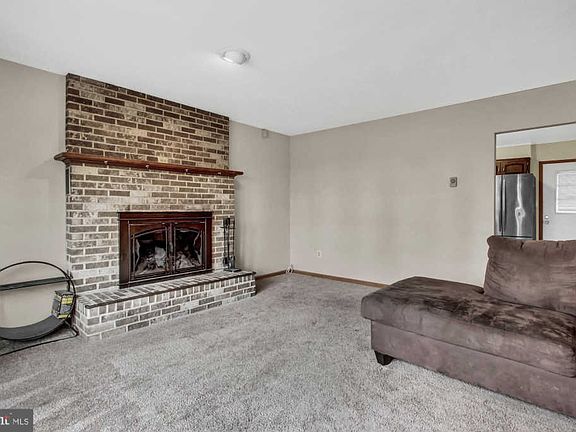 5th image of 20 Myers Ln