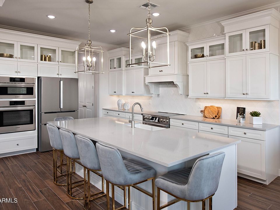 1st image of 557 E Brown Way