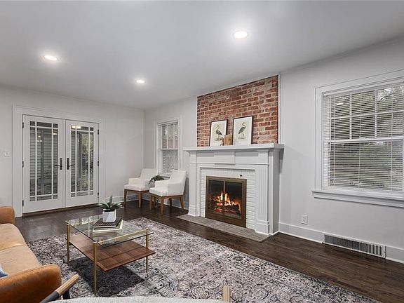 4th image of 15 Moss Ave