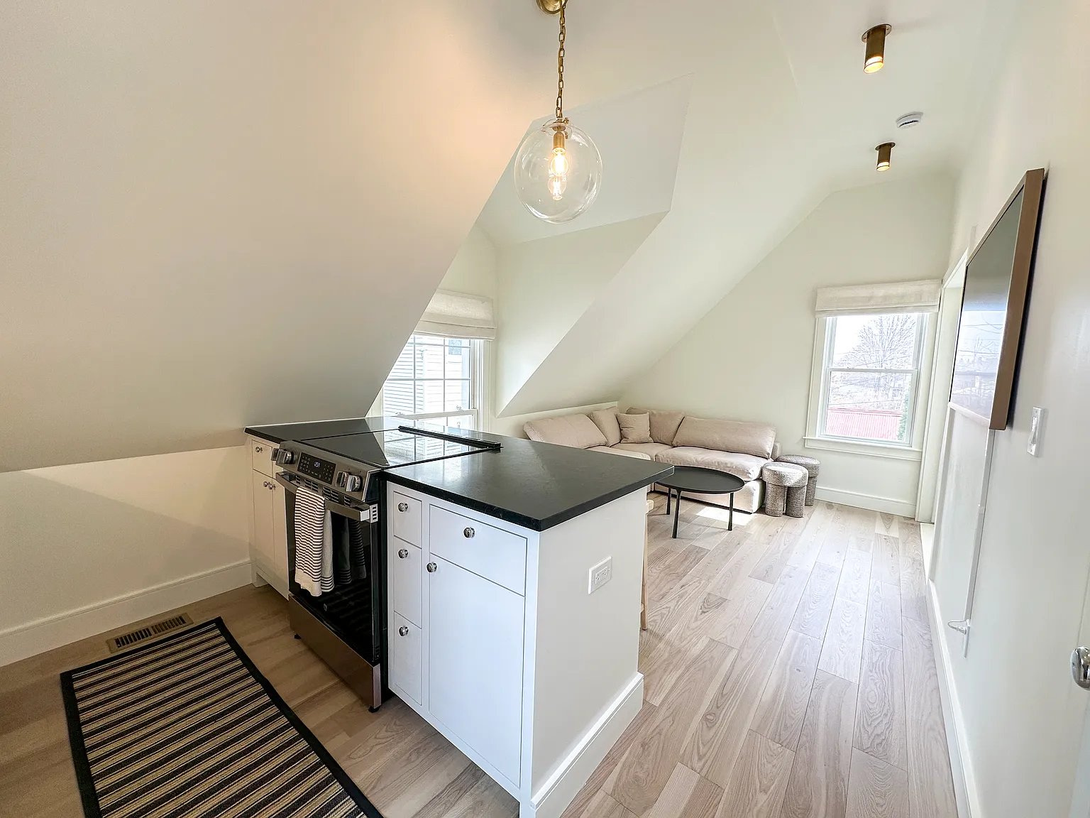 Studio, 310 sqft, $2,000 — Photo 4