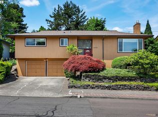11675 SW Ridgecrest Dr, Beaverton, OR 97008