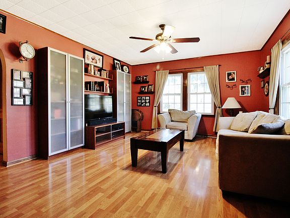 Spacious Living Room