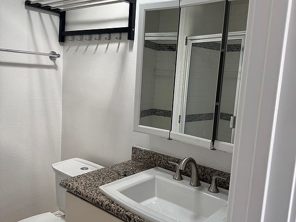 5th image of 15119 Burbank Blvd APT 22