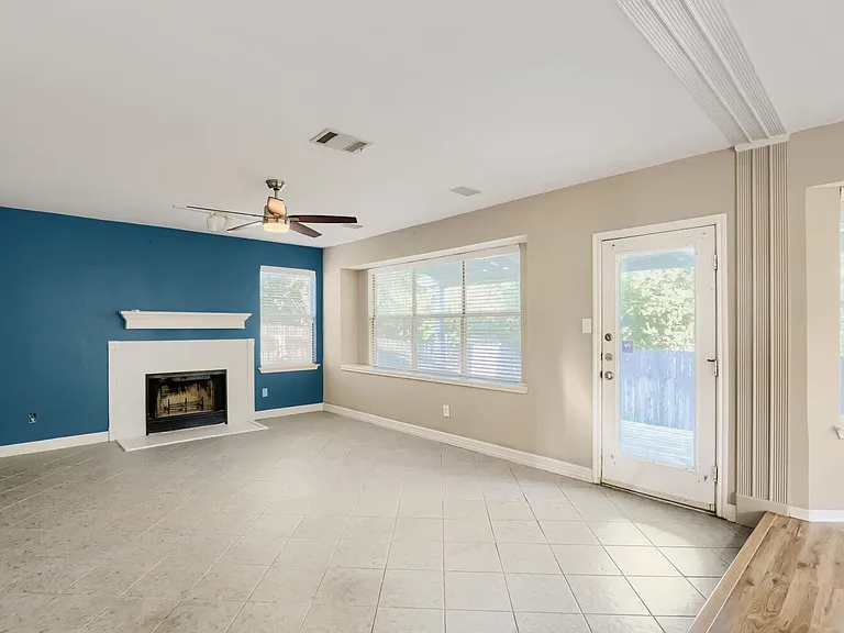 17204 Village Glen Rd — Photo 5
