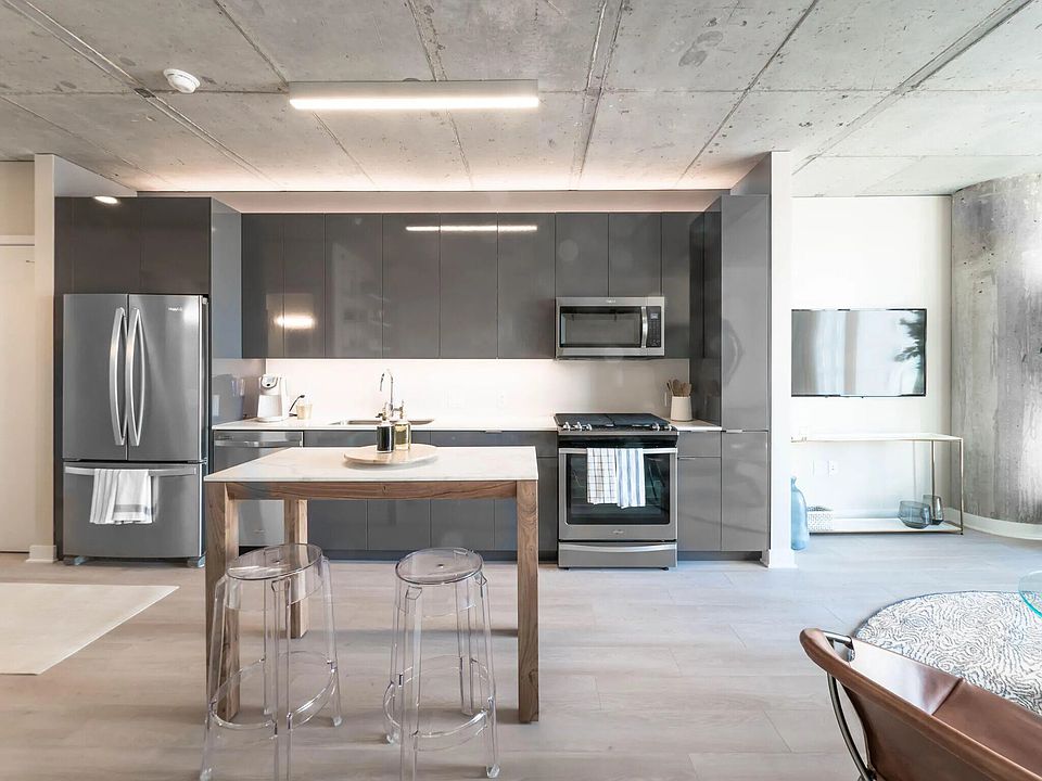 1st image of 317 W Illinois St #1201