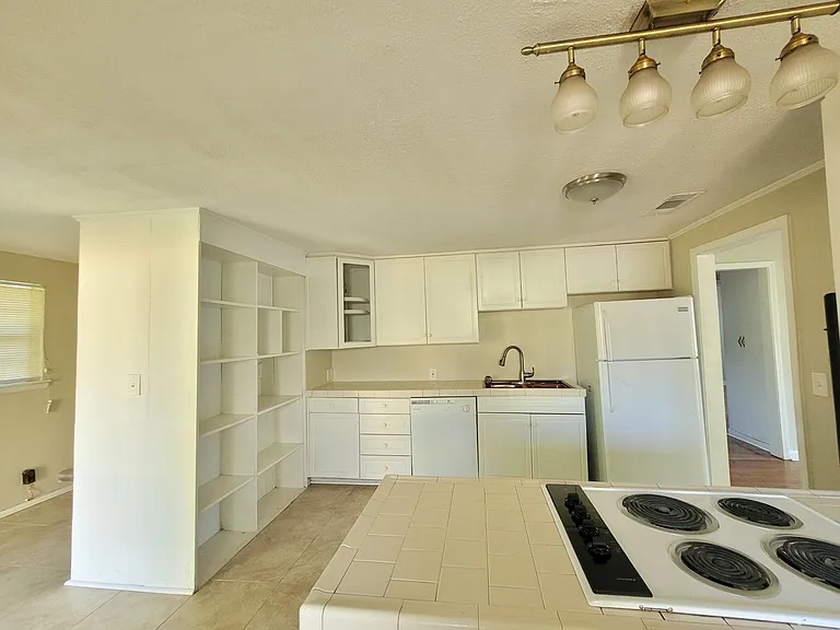 15 Audusson Ave — Photo 12
