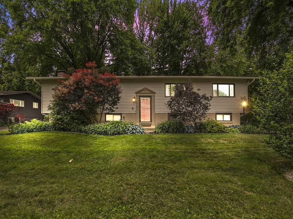 1st image of 3613 Darbyshire Dr