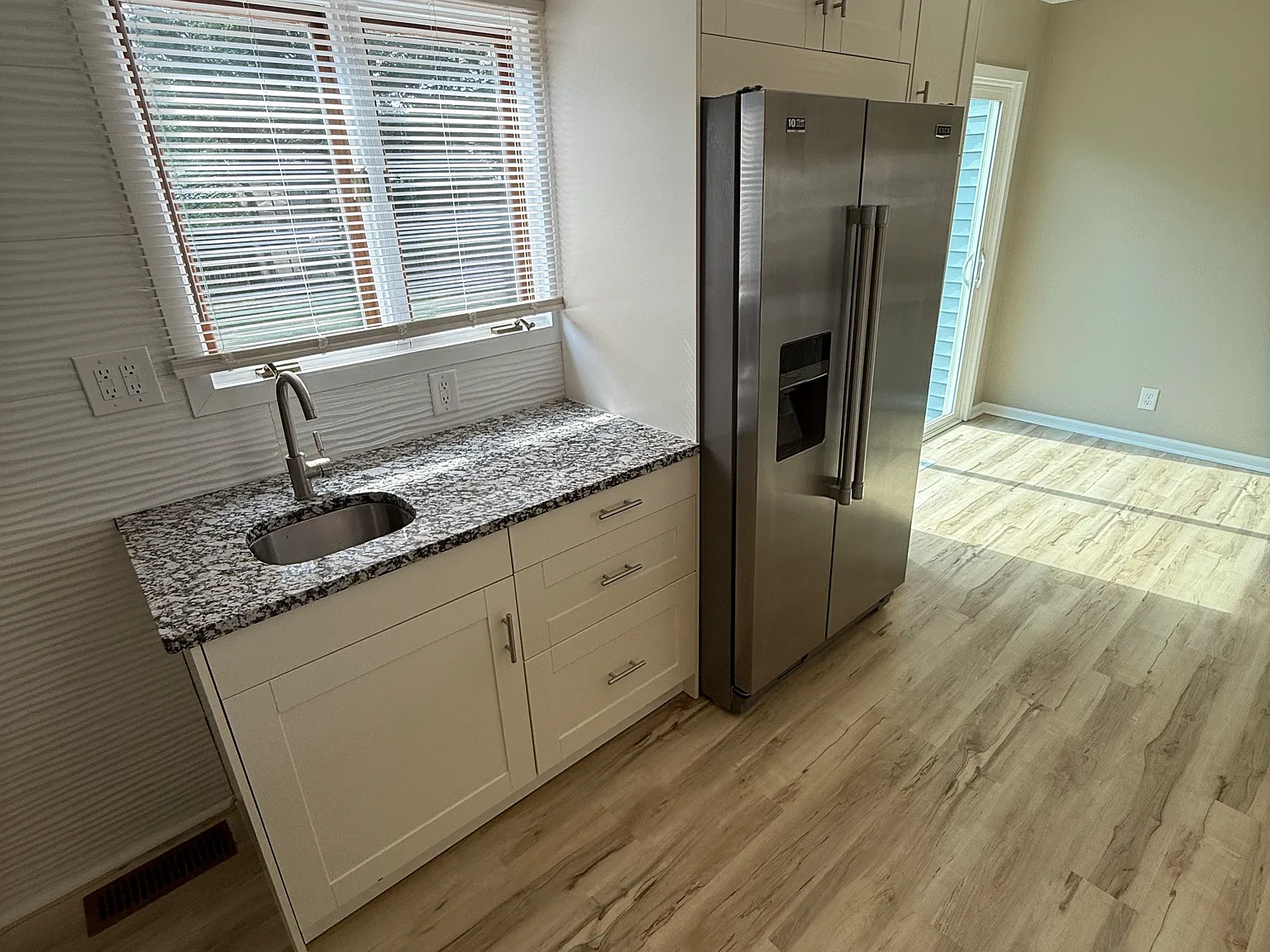 827 Washington Ave — Photo 4