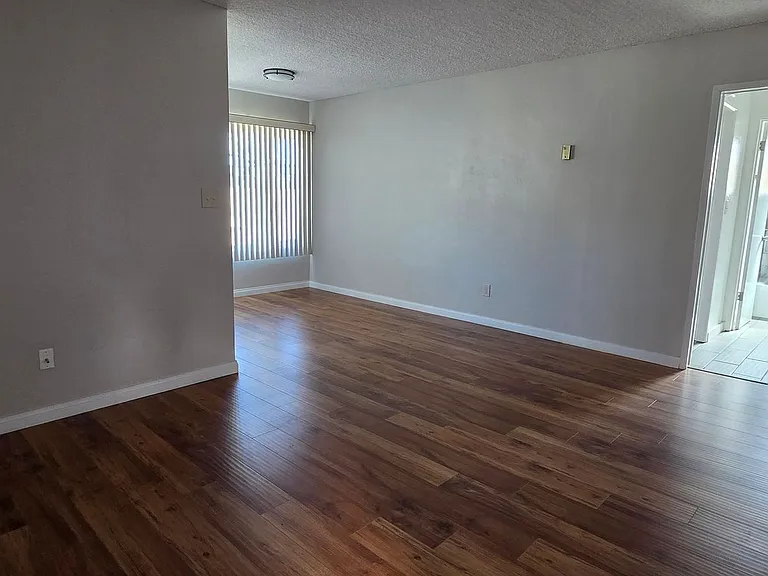 3025 Newell St — Photo 7