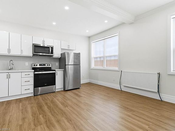 5th image of 132 Dalhousie St #302