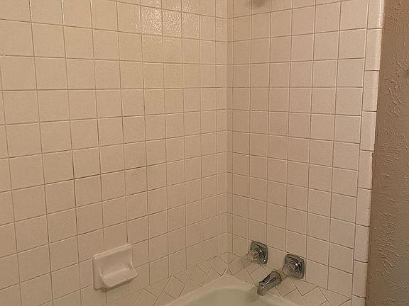 4th image of 324 Rolling Hills Dr #308