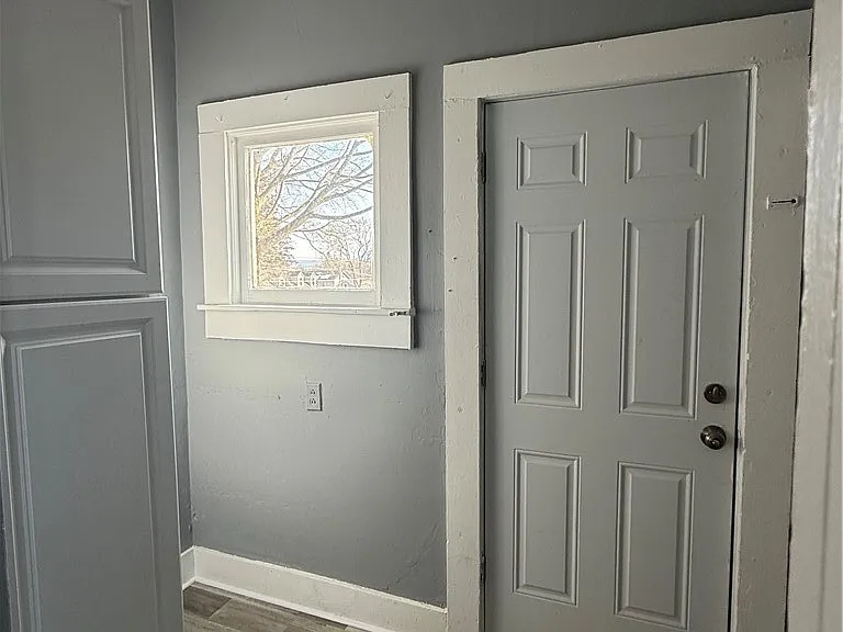247 Princeton Ave — Photo 10