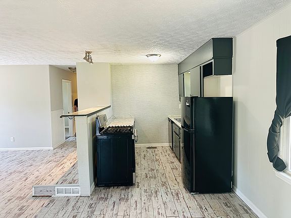 5th image of 3864 McGill Ln