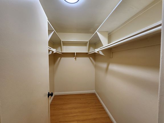 4th image of 370 Avocado St APT 8
