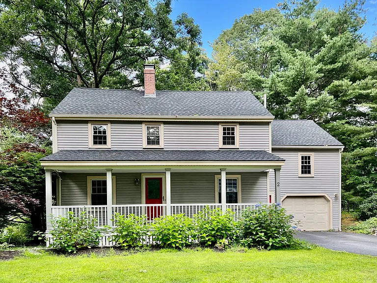 2 Hemlock Hill Rd — Photo 1