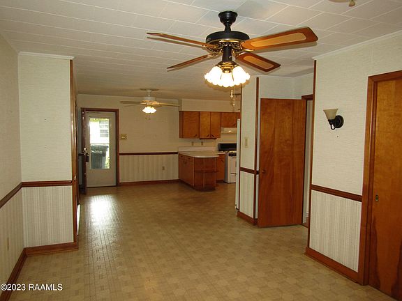 3rd image of 709 N Lewis St