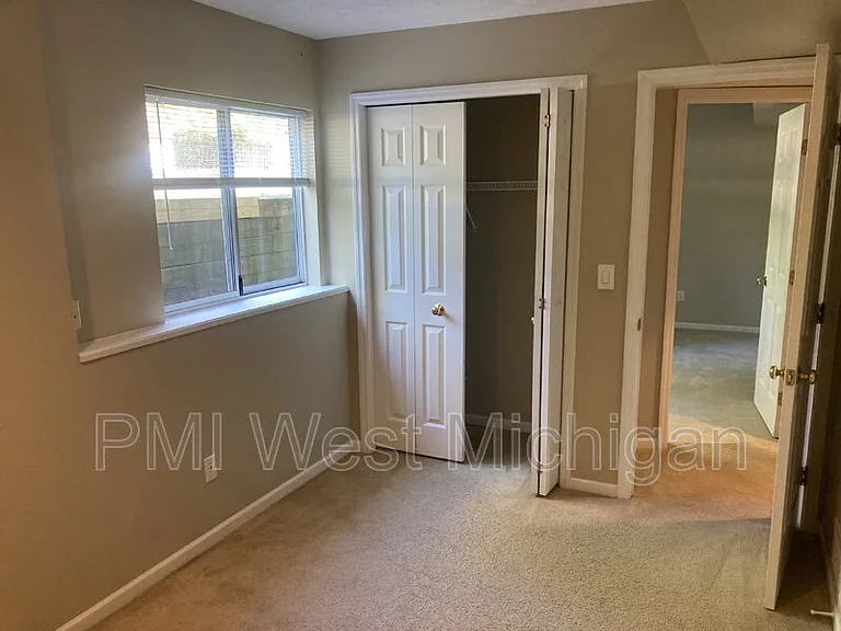 2673 Woodmeadow Dr SE — Photo 14