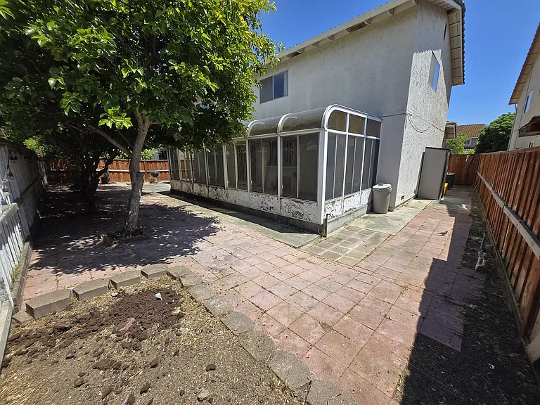 2659 Glen Loman Way — Photo 23