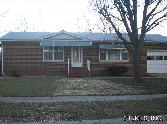 1st image of 3249 Willow Ave