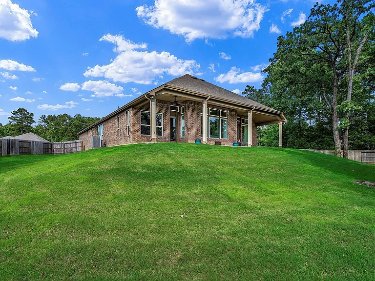 1810 Daly Way — Photo 30