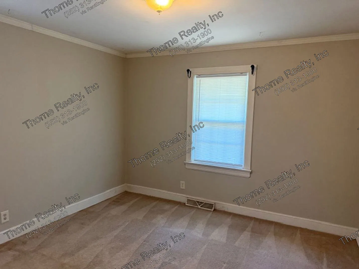 3 bed, 1.5 bath, 1204 sqft, $1,095 — Photo 3