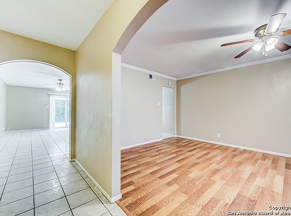 4th image of 4230 Vantage View Dr