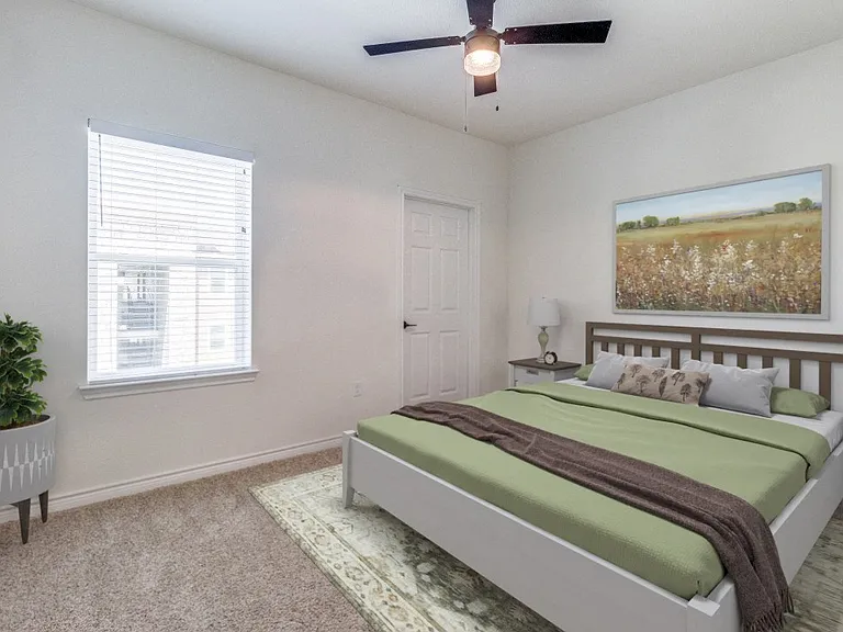 Residence at Gateway Village — Photo 8